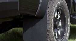 2 499 р. Брызговики под расширители колесных арок с выносом 25 мм RA  Toyota Hilux  AN120 (2016-2020). Увеличить фотографию 1