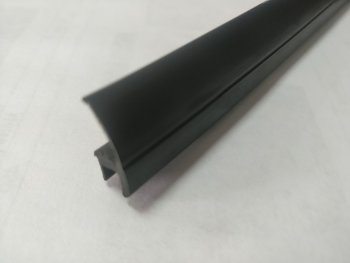 Универсальный уплотнитель FlexLine (18 mm, 1 погонный метр) Лада Веста 2180 седан дорестайлинг (2015-2023)