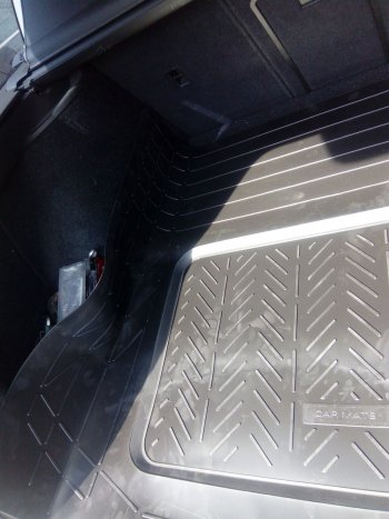 1 149 р. Универсальный коврик в багажное отделение Aileron (1370x1080, размер корытца 770*480) Nissan Juke 1 YF15 дорестайлинг (2010-2014). Увеличить фотографию 1
