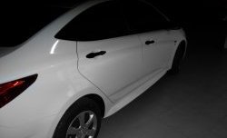 3 599 р. Комплект накладок Sport на пороги автомобиля  Hyundai Solaris ( 1 седан,  1 хэтчбек,  1 хэтчбэк) (2010-2017) (Неокрашенные). Увеличить фотографию 3