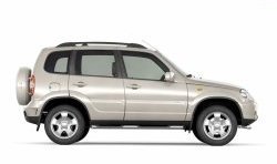 2 599 р. Бокс запасного колеса Petroil Tuning  Chevrolet Niva  2123 (2009-2020), Лада 2123 (Нива Шевроле) (2002-2021), Лада Нива Трэвел (2021-2024) (Окрашенный). Увеличить фотографию 3