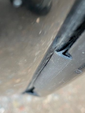 499 р. Уплотнитель накладок кузова RA без клеевой основы Mitsubishi Pajero 4 V90 дорестайлинг (2006-2011) (Длина 10 м). Увеличить фотографию 6