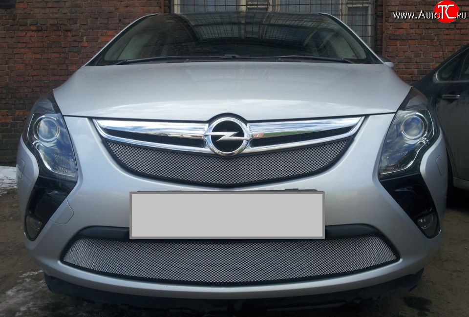 1 539 р. Нижняя сетка на бампер Russtal (хром)  Opel Zafira  С (2011-2016)