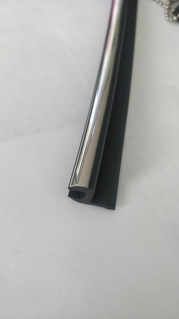104 р. Универсальный уплотнитель FlexLine (жесткий 8 mm U-LIP, хромированная полоса, 1 погонный метр) Lifan Solano  дорестайлинг (2010-2015). Увеличить фотографию 4